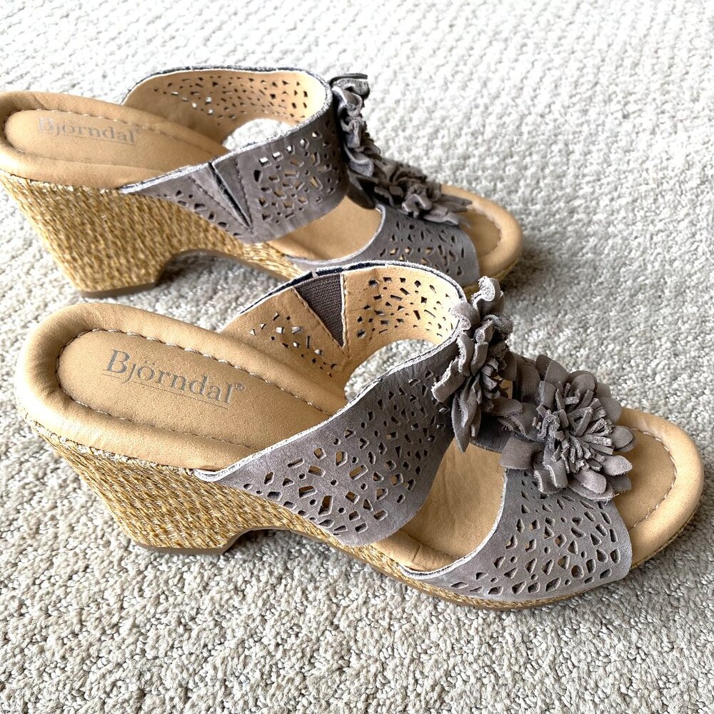 NEW Bjorndal IZZY Perforated Leather Wedge Sandals 6.5M (No Box)